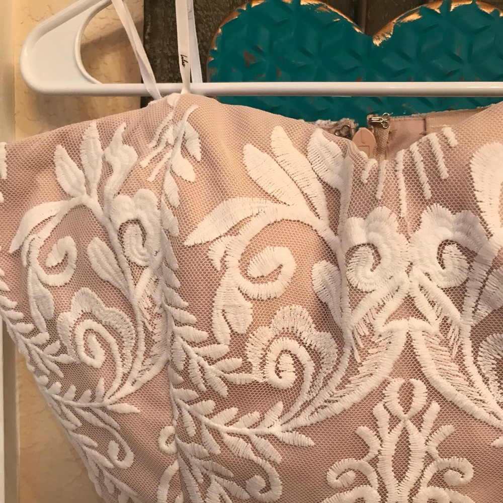 Lulus “you belong with me nude lace dress”💕